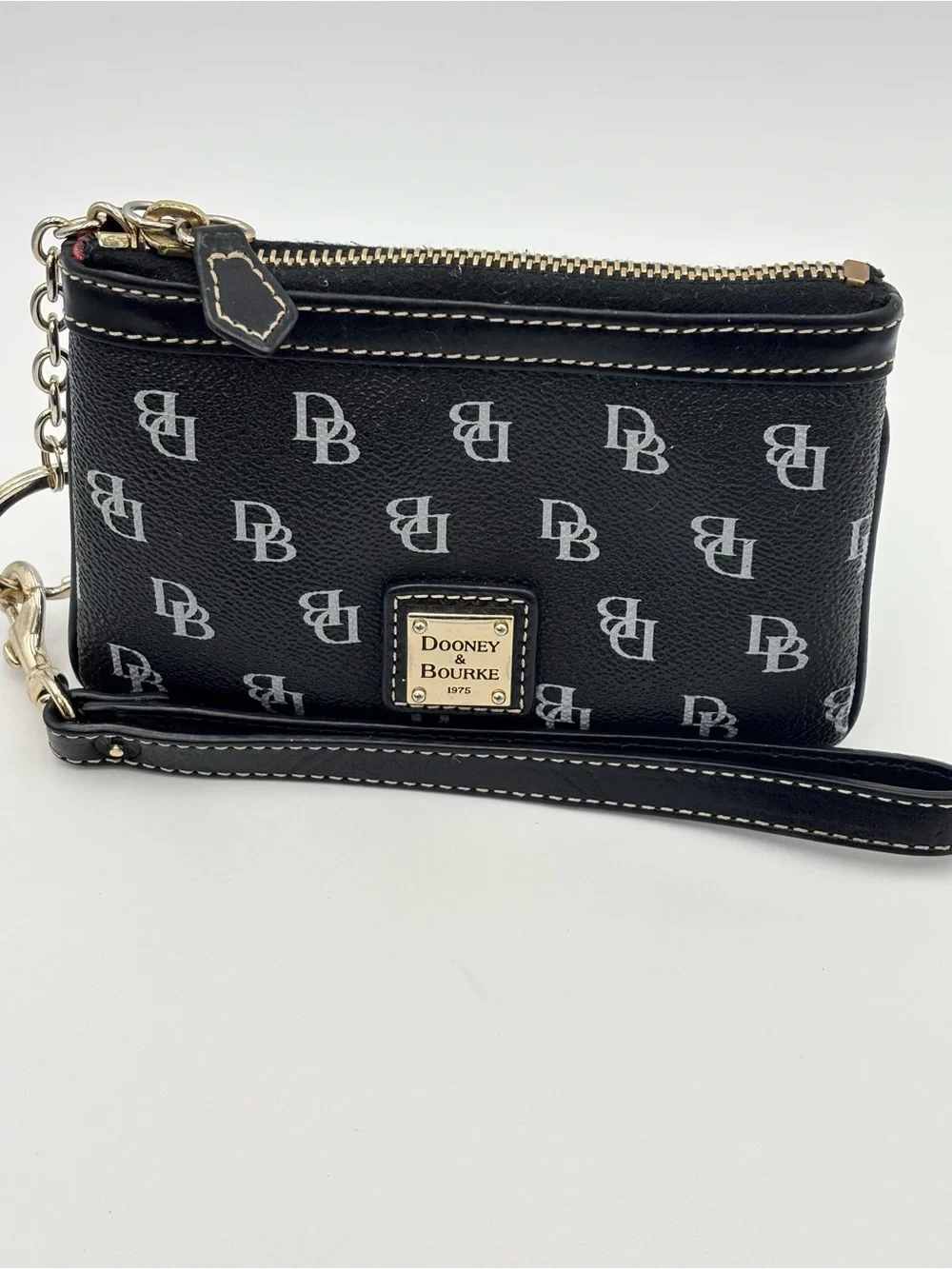 Dooney & Bourke sleek dooney